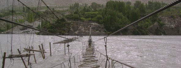 Most-Dangerous-Bridges-In-The-World-Hussaini-Hanging-Bridge